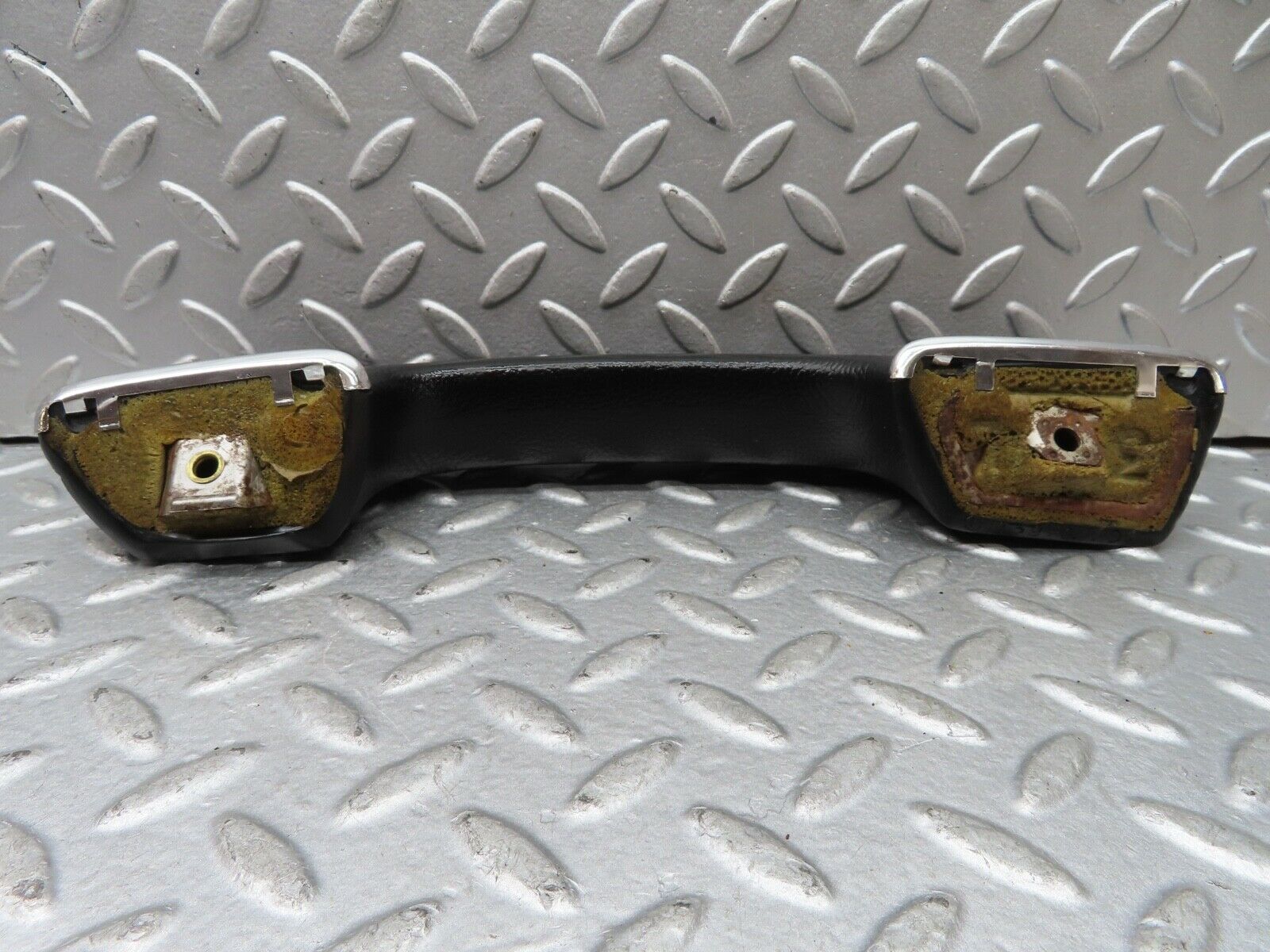 19055 Mercedes-Benz W123 300D Front Left Interior Door Handle Black 1239701101