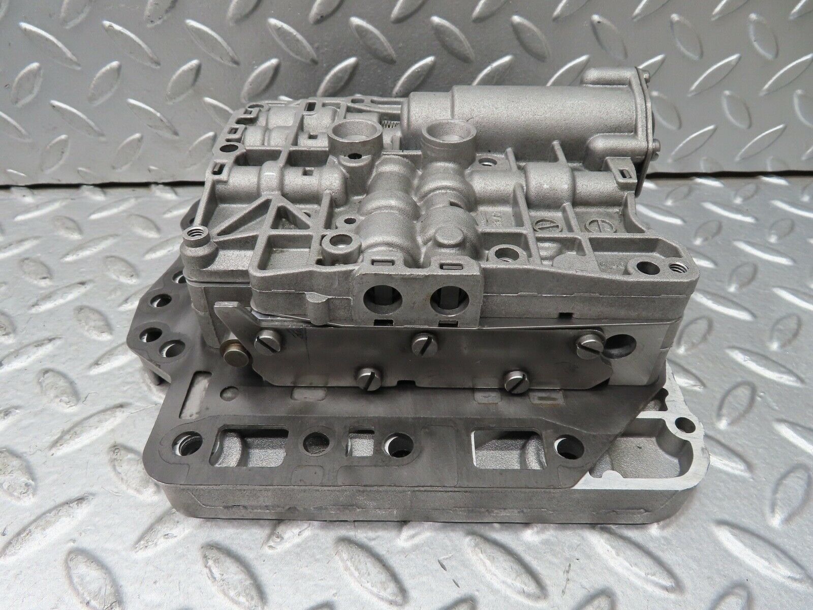 19769 Mercedes-Benz W123 722.122 Automatic Gearbox Valve Body 1162770901