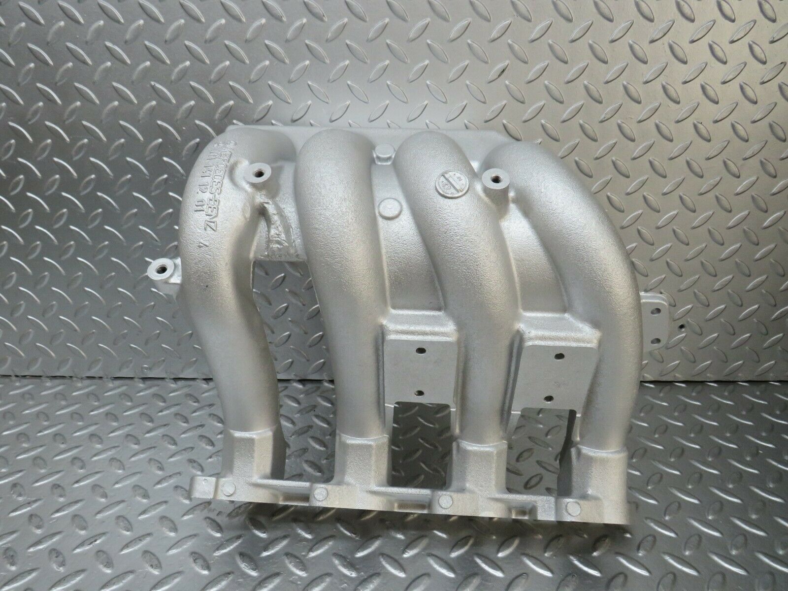 24332 Mercedes-Benz S124 220TE Wagon Intake Manifold 1111411201