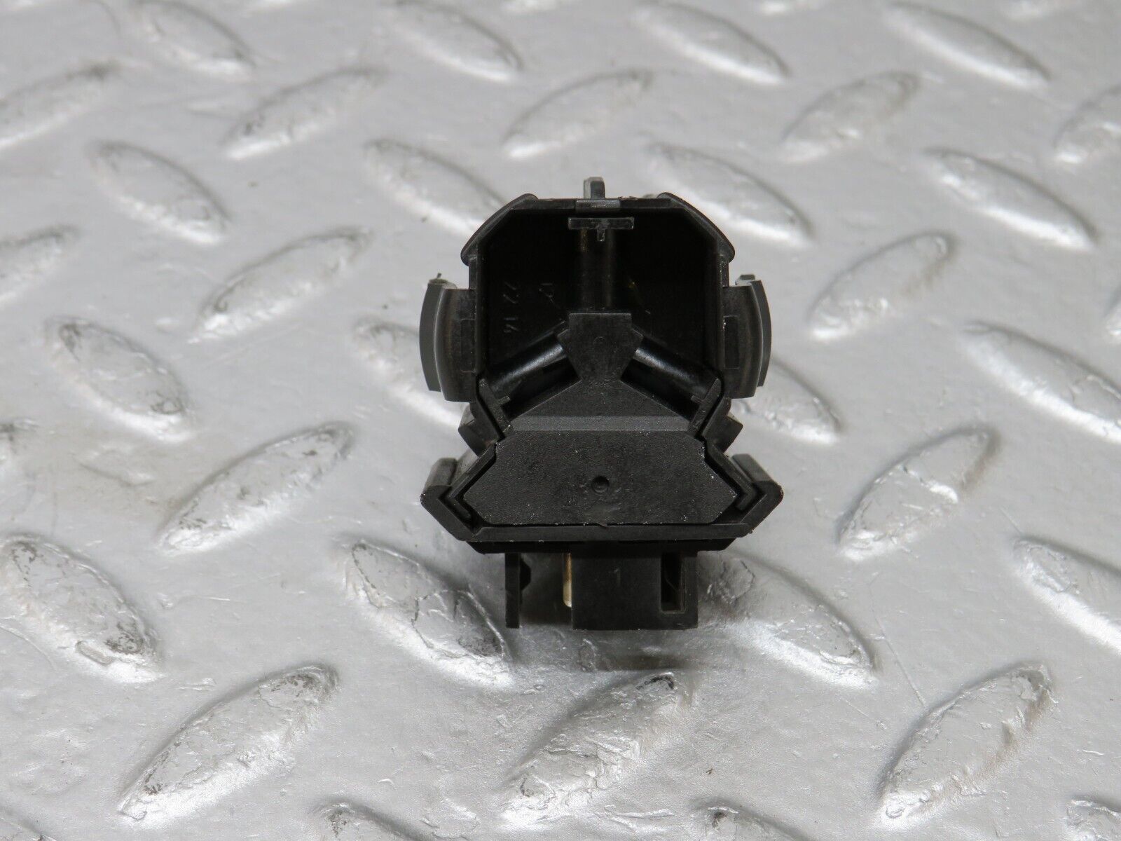 36695 Mercedes-Benz W201 190E 2.0L Kick Down Switch 0025452214