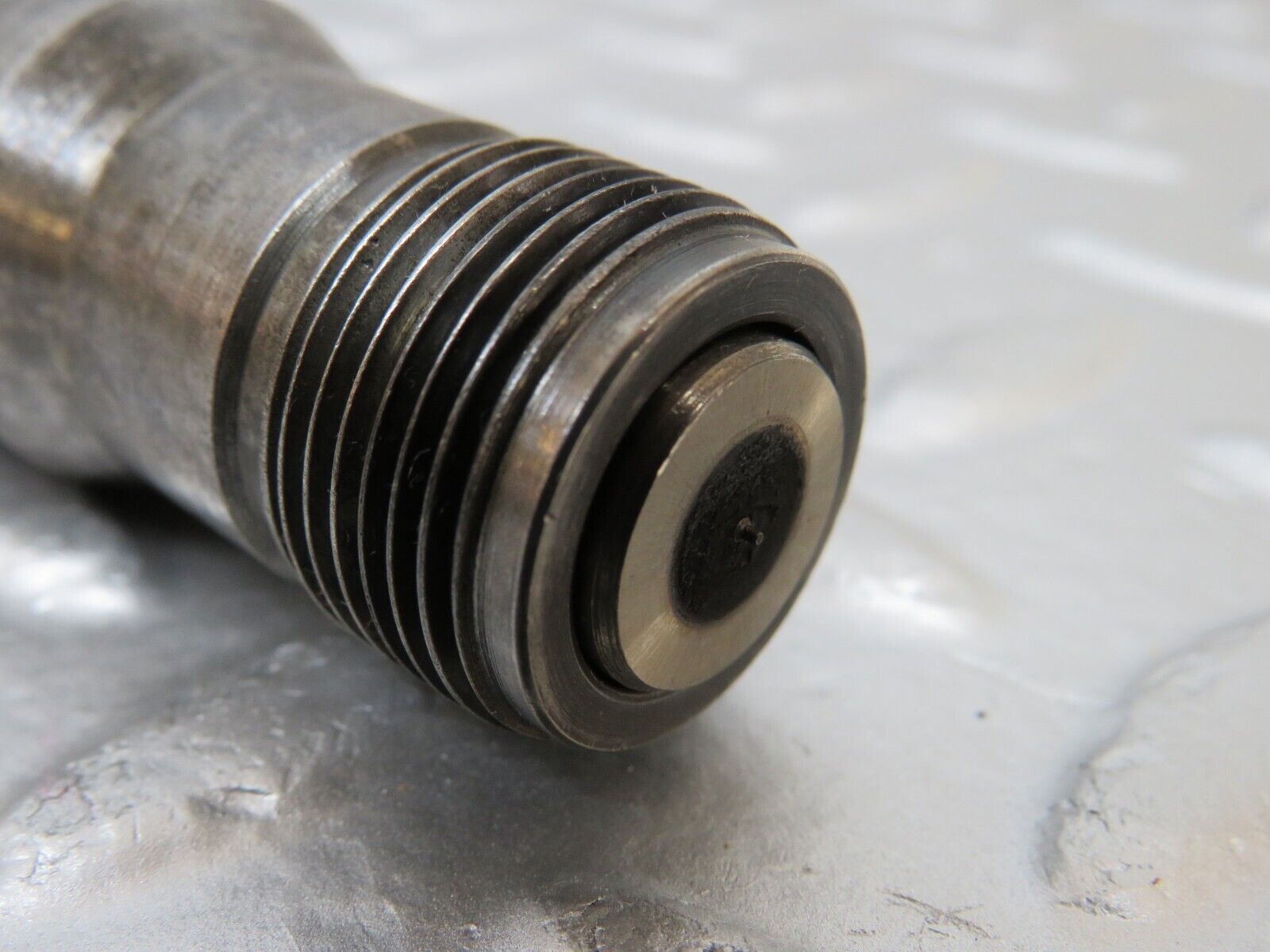 25528 Mercedes-Benz W123 200 Fuel Injector Bosch KCA27S55067