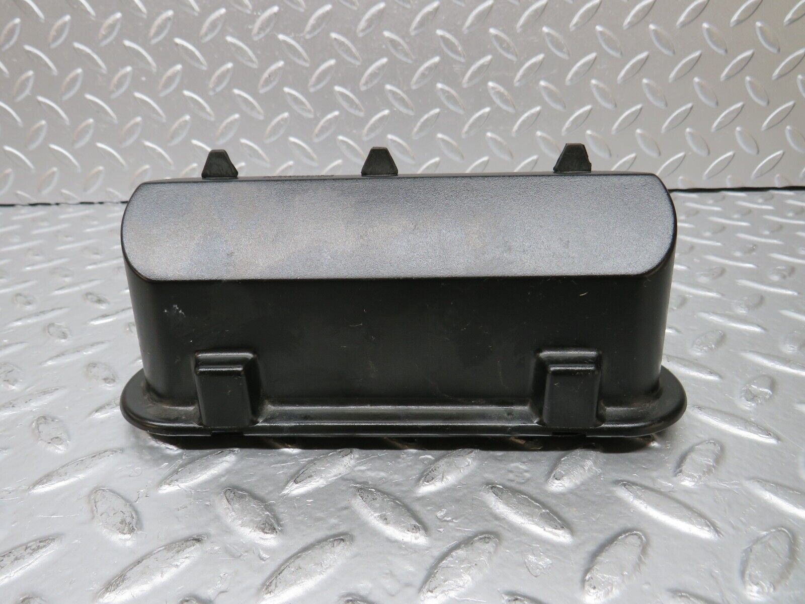 30621 Mercedes-Benz W201 190E 2.0L Trunk Breather Ventilation Valve 2018300242