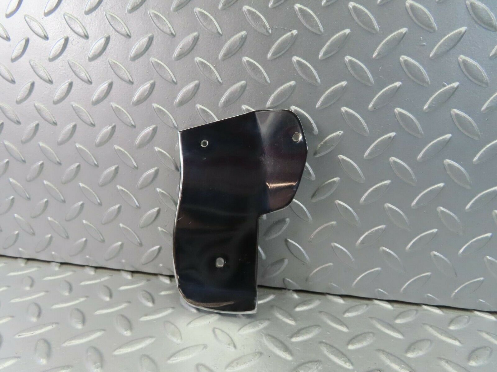 10117 Mercedes-Benz C123 230CE Coupe Door Chrome Cover Left