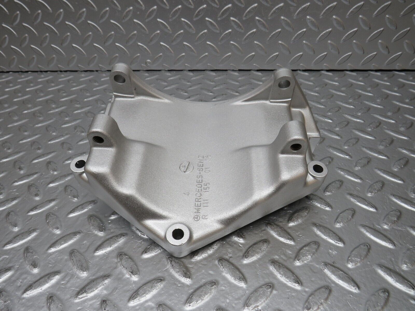 31429 Mercedes-Benz S124 220TE Wagon AC Compressor Support Bracket 1111550135