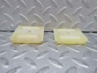 37816 Mercedes-Benz A124 320E Cabriolet Door Window Guide Bracket Plastic 2x 1267250897