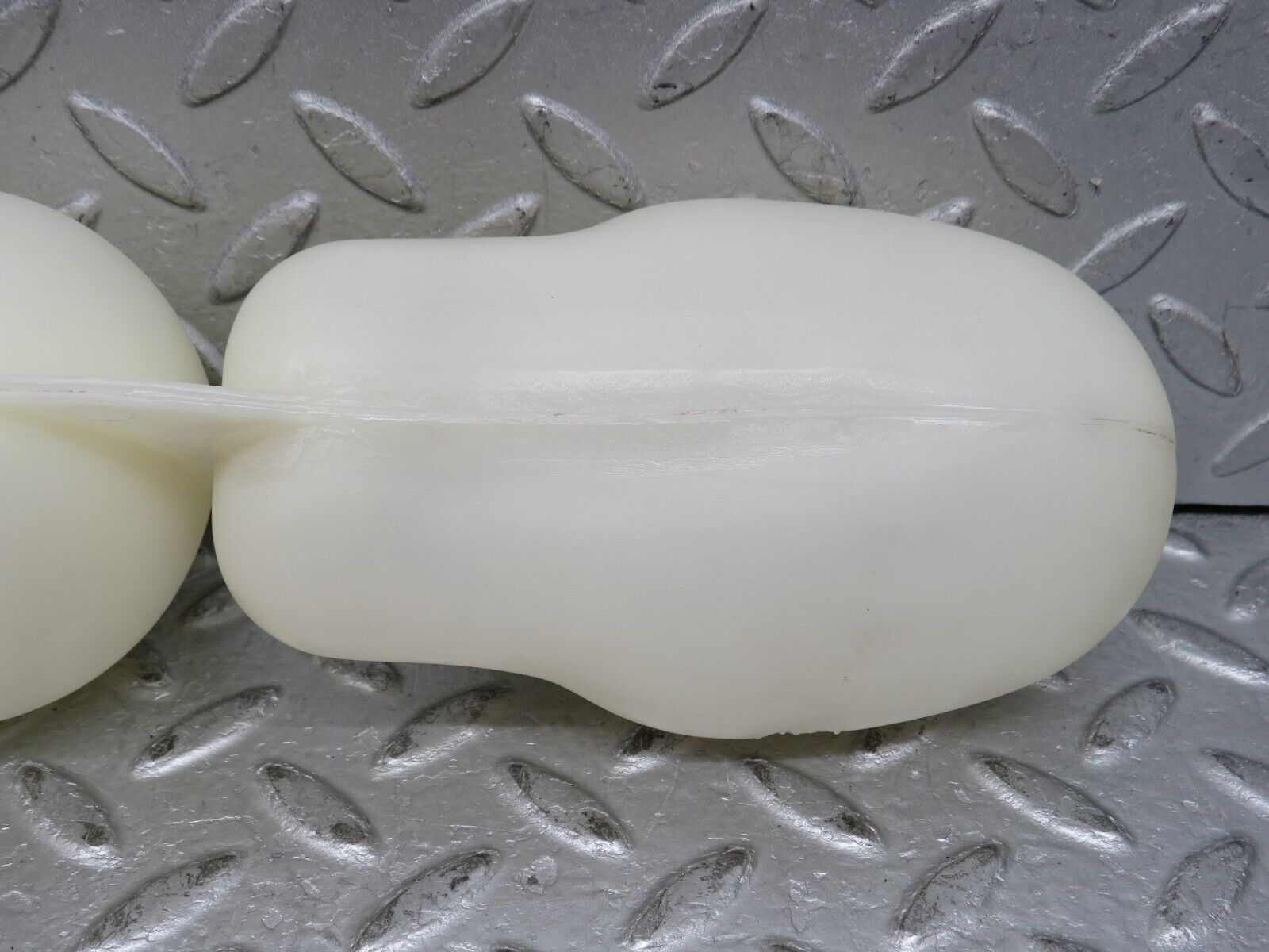 37861 Mercedes-Benz A124 320E Cabriolet Vacuum Reservoir Tank