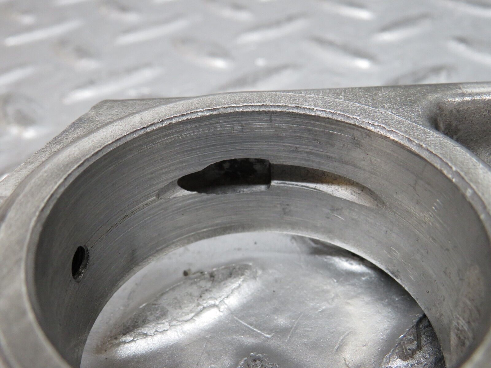 0255 Mercedes-Benz W123 220D Camshaft Tower Bearing 6150510016