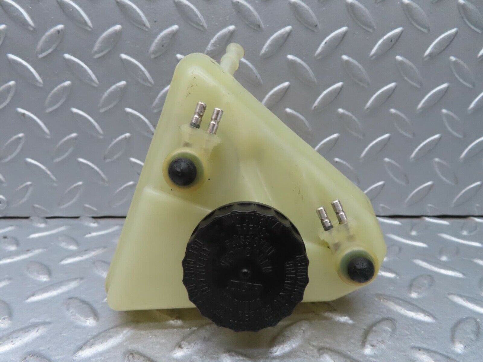 13587 Mercedes-Benz W123 200 Brake Fluid Reservoir Tank