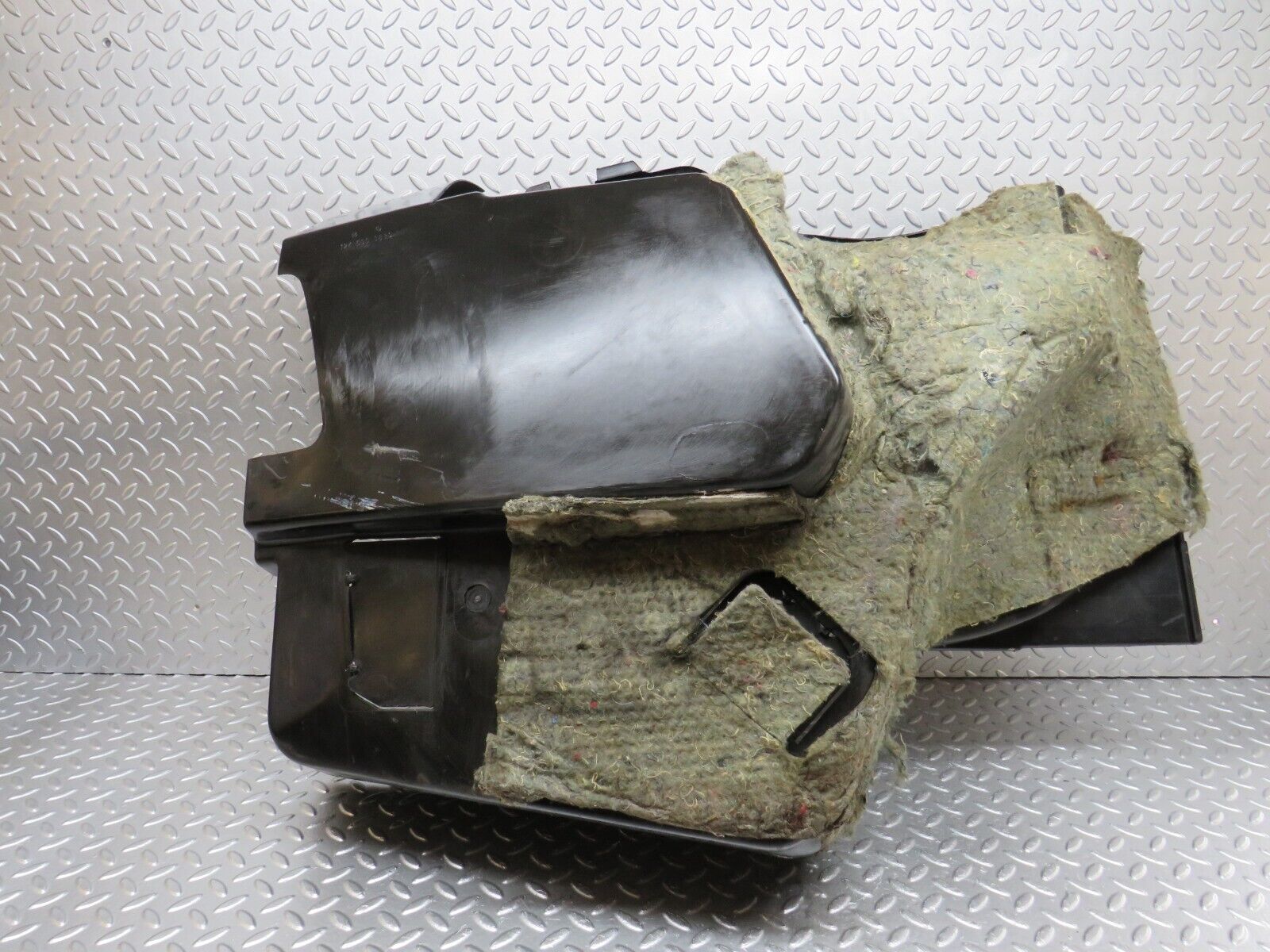 34034 Mercedes-Benz W124 260E Trunk Cover Panel Right 1246900830