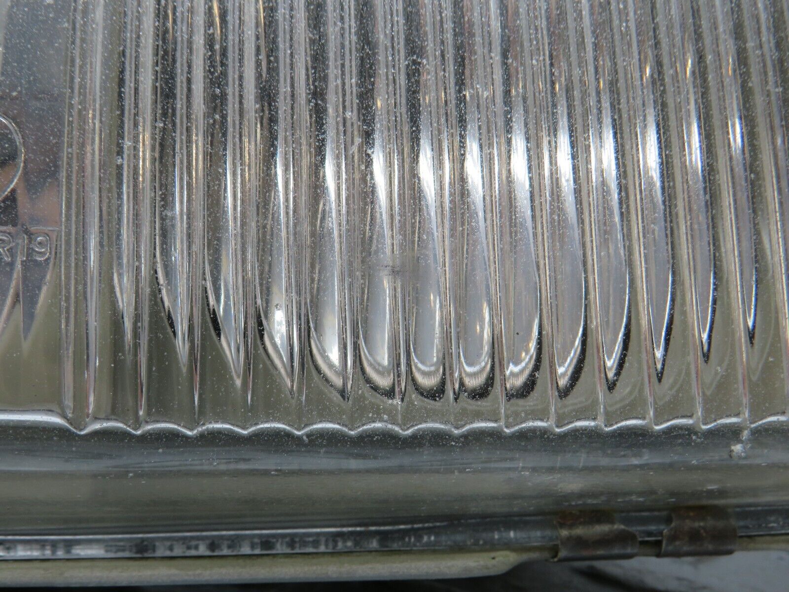 36377 Mercedes-Benz W126 420SE Headlight Bosch Right 1305235092 1305620454