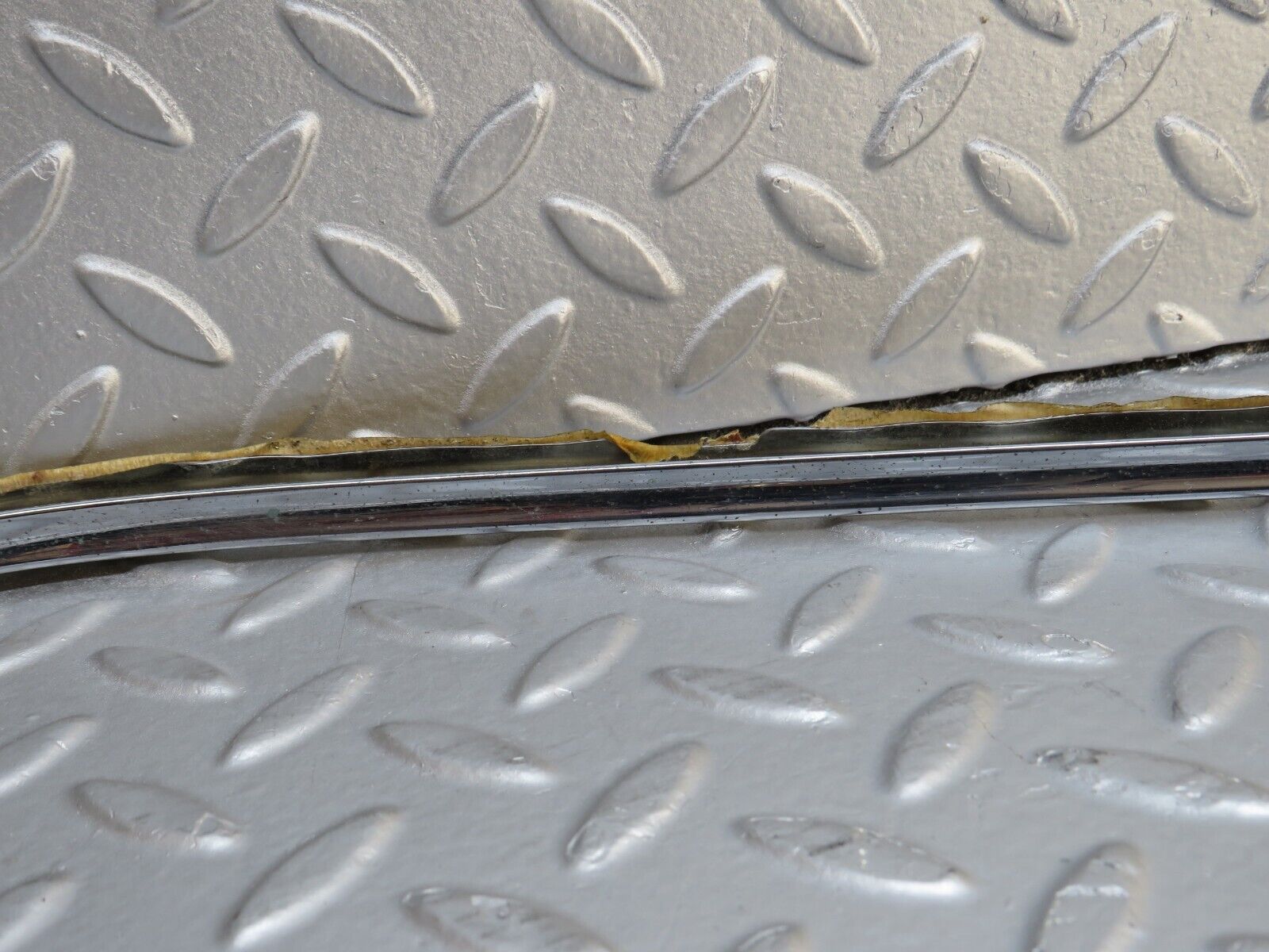 40487 Mercedes-Benz W110 230 Dashboard Chrome Trim