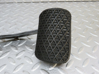 33710 Mercedes-Benz W201 190E 2.0L Brake Pedal With Rubber 1232910082