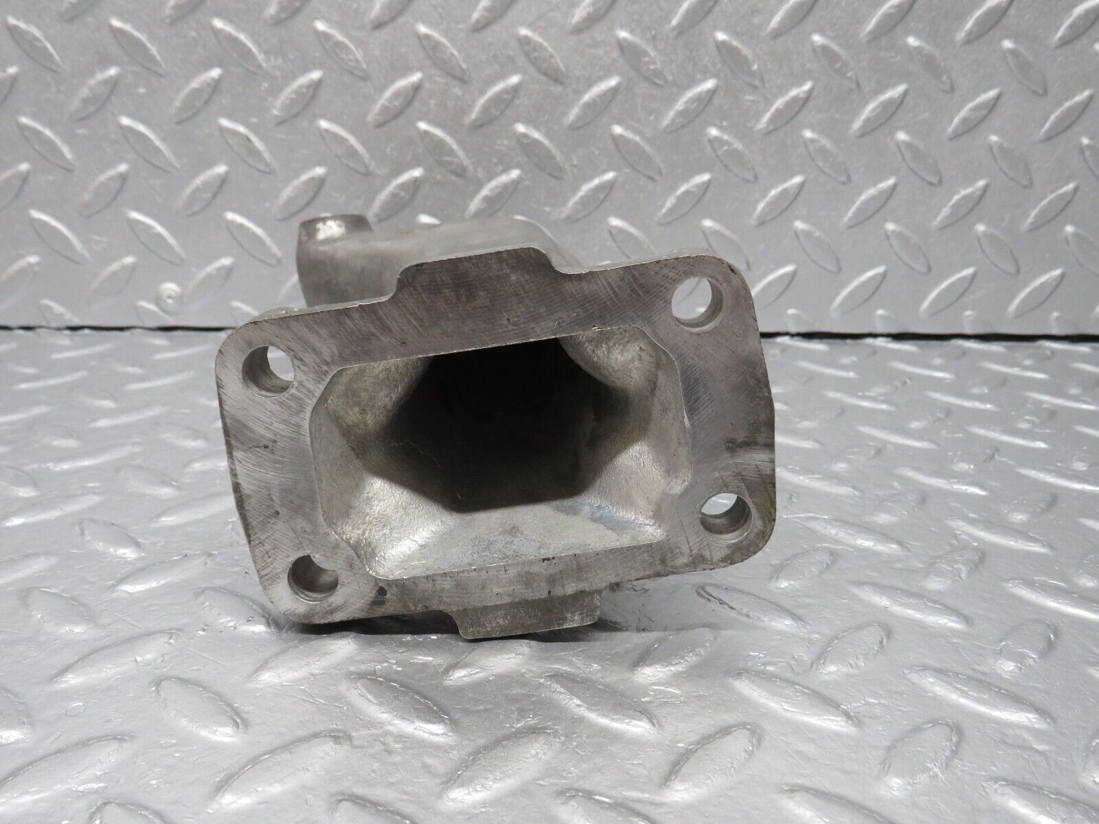 40654 Mercedes-Benz W123 300D Engine Mount Bracket Right Side 6152231404