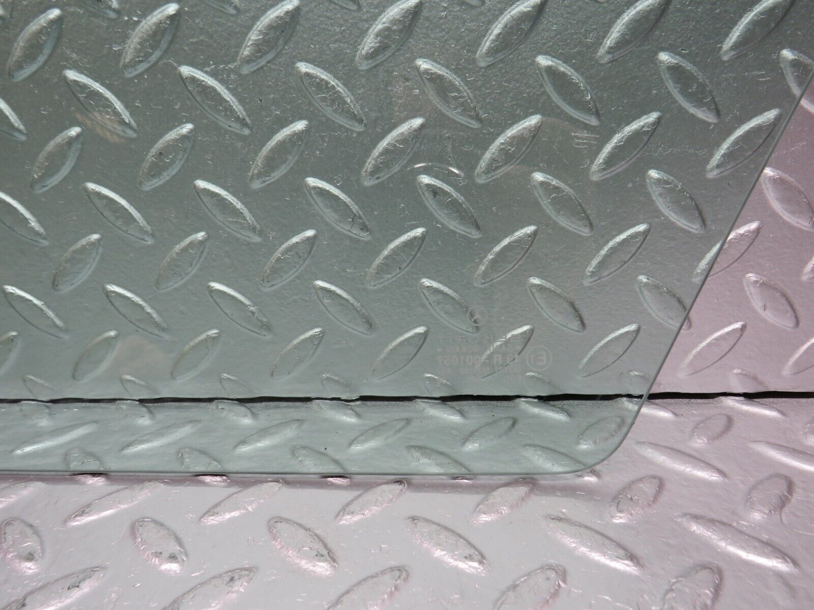 31449 Mercedes-Benz S124 220TE Wagon Rear Left Trunk Quarter Window Glass