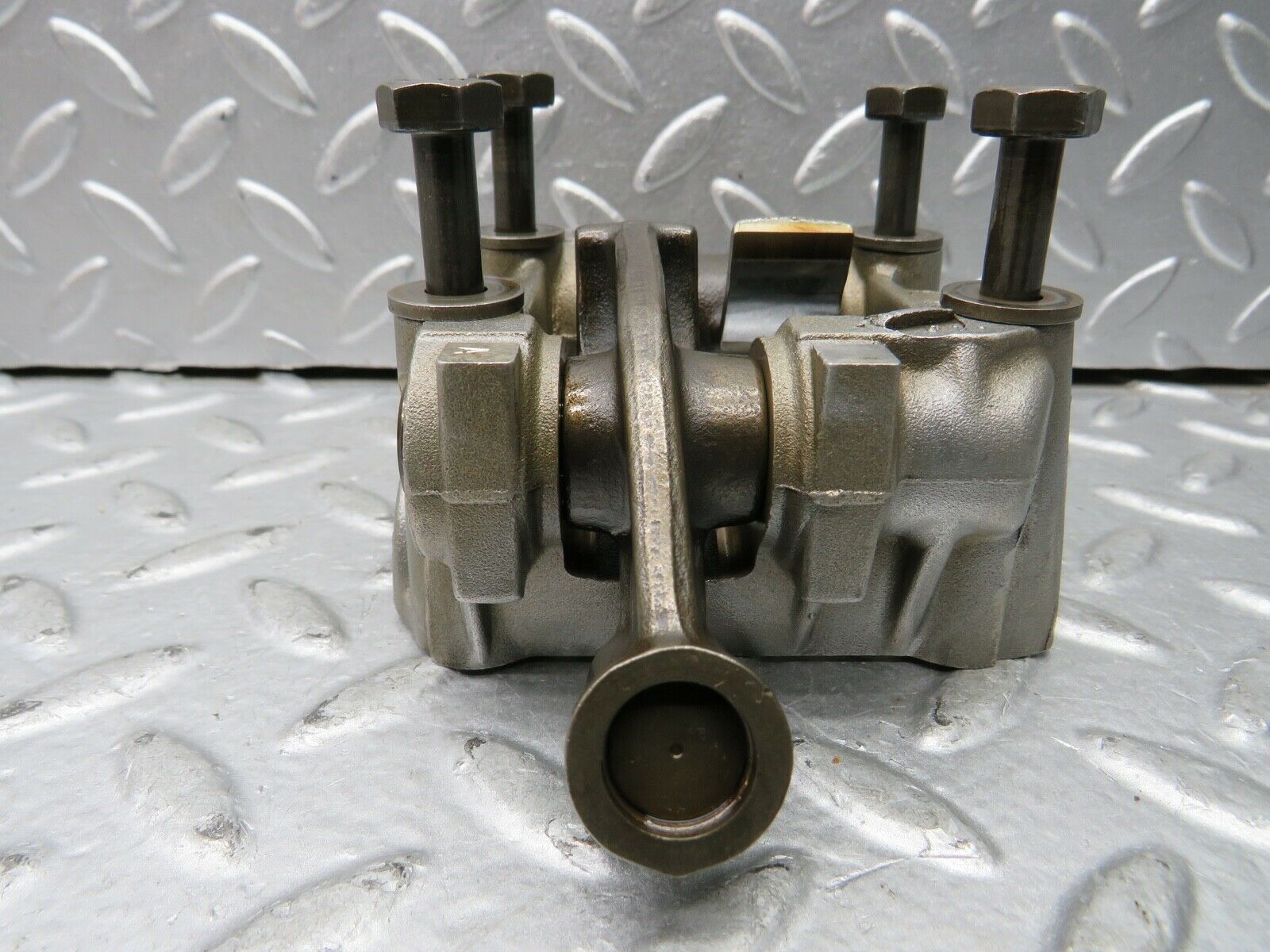 21744 Mercedes-Benz W126 300SE Rocker Arms Camshaft Bearing Block 1030510610