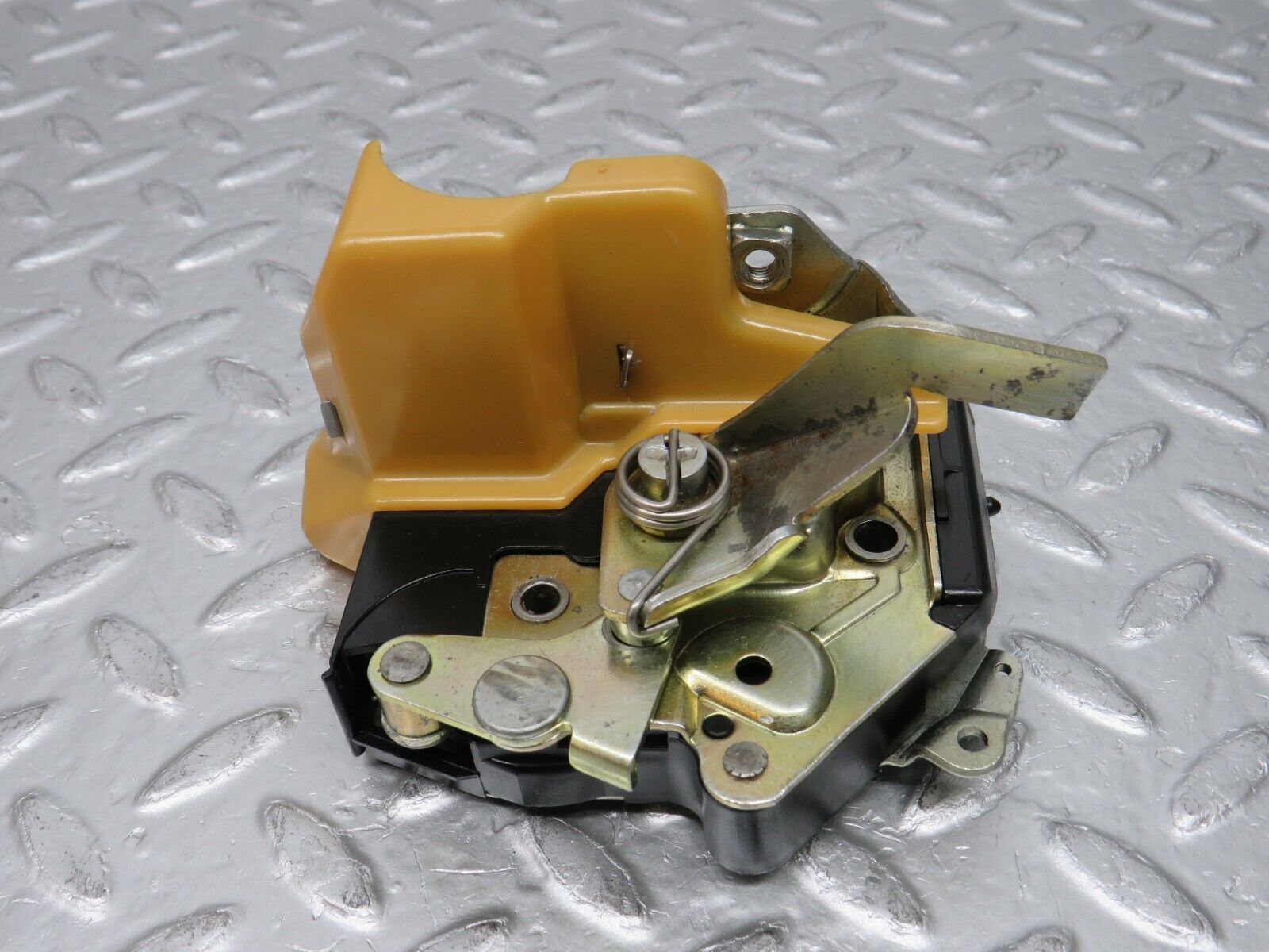 32454 Mercedes-Benz S124 300TE Wagon Rear Right Door Lock Mechanism
