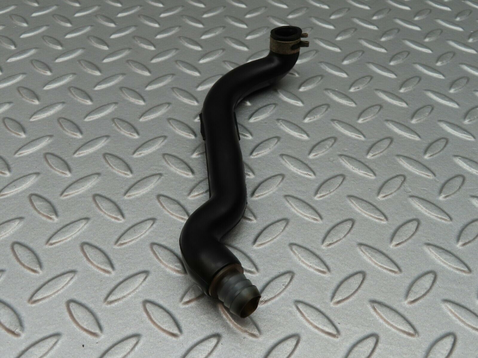 5046 Mercedes-Benz R107 350SL Coupe Air Intake Breather Hose 1160940482