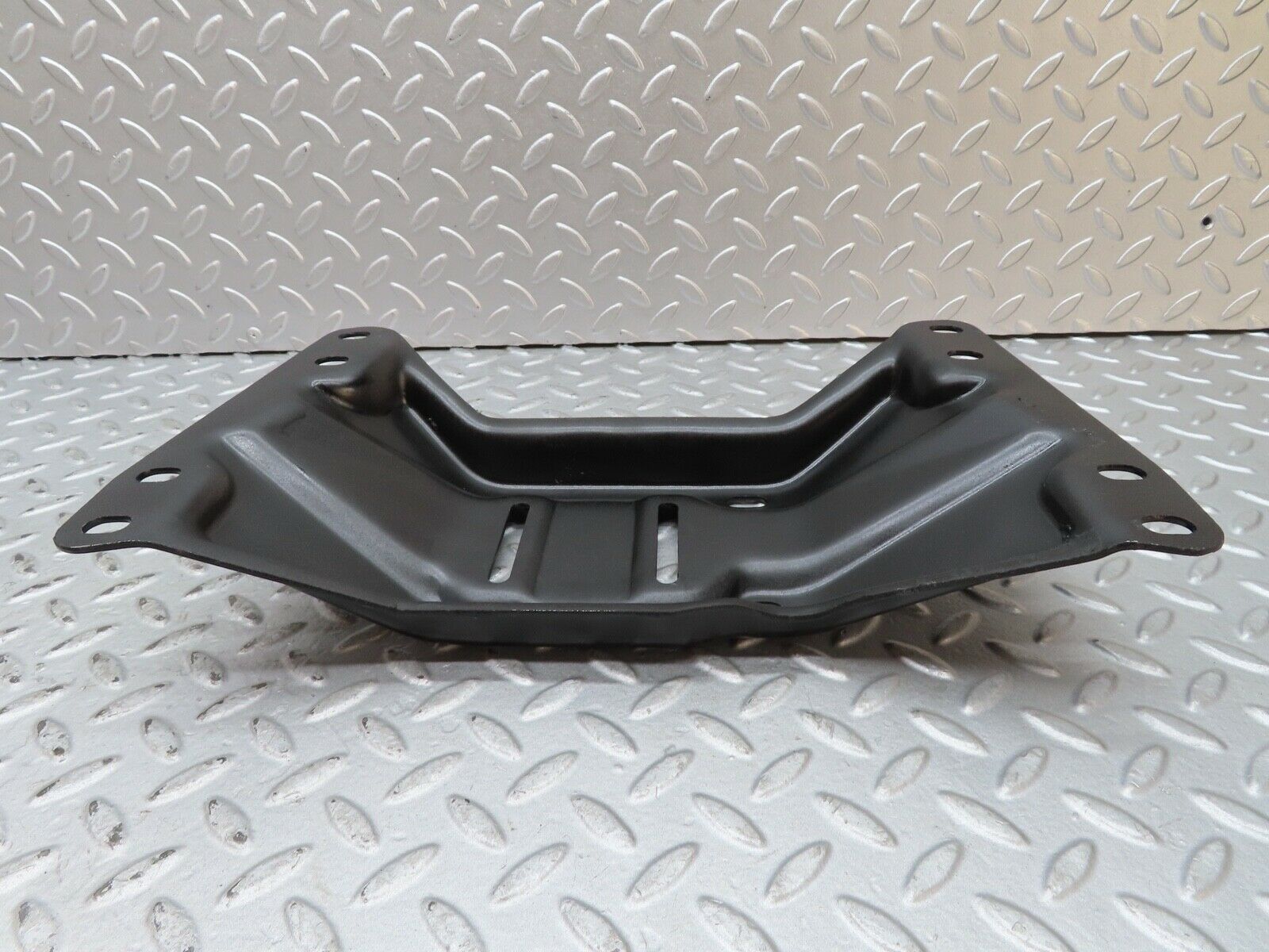 17595 Mercedes-Benz W116 450SEL Gearbox Mount Bracket