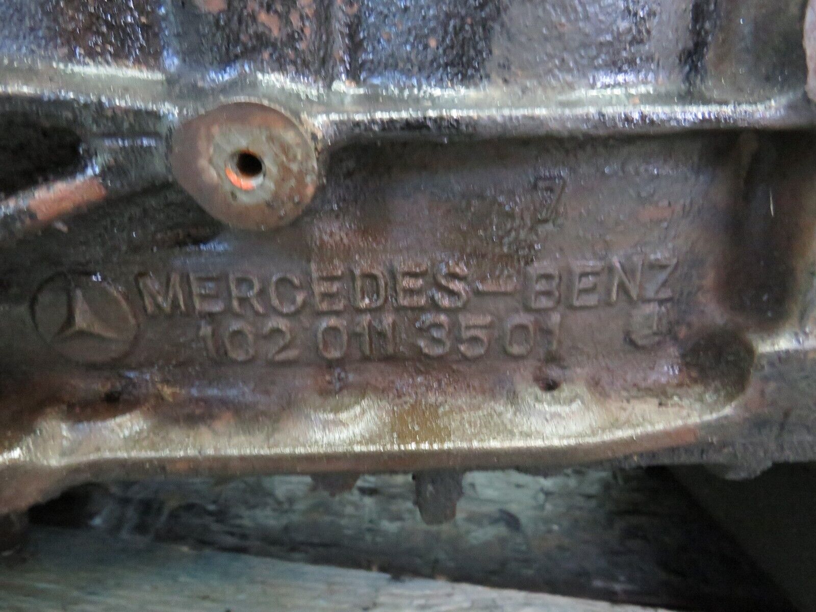 30570 Mercedes-Benz W124 230E Complete Engine 1020113501 M102.982