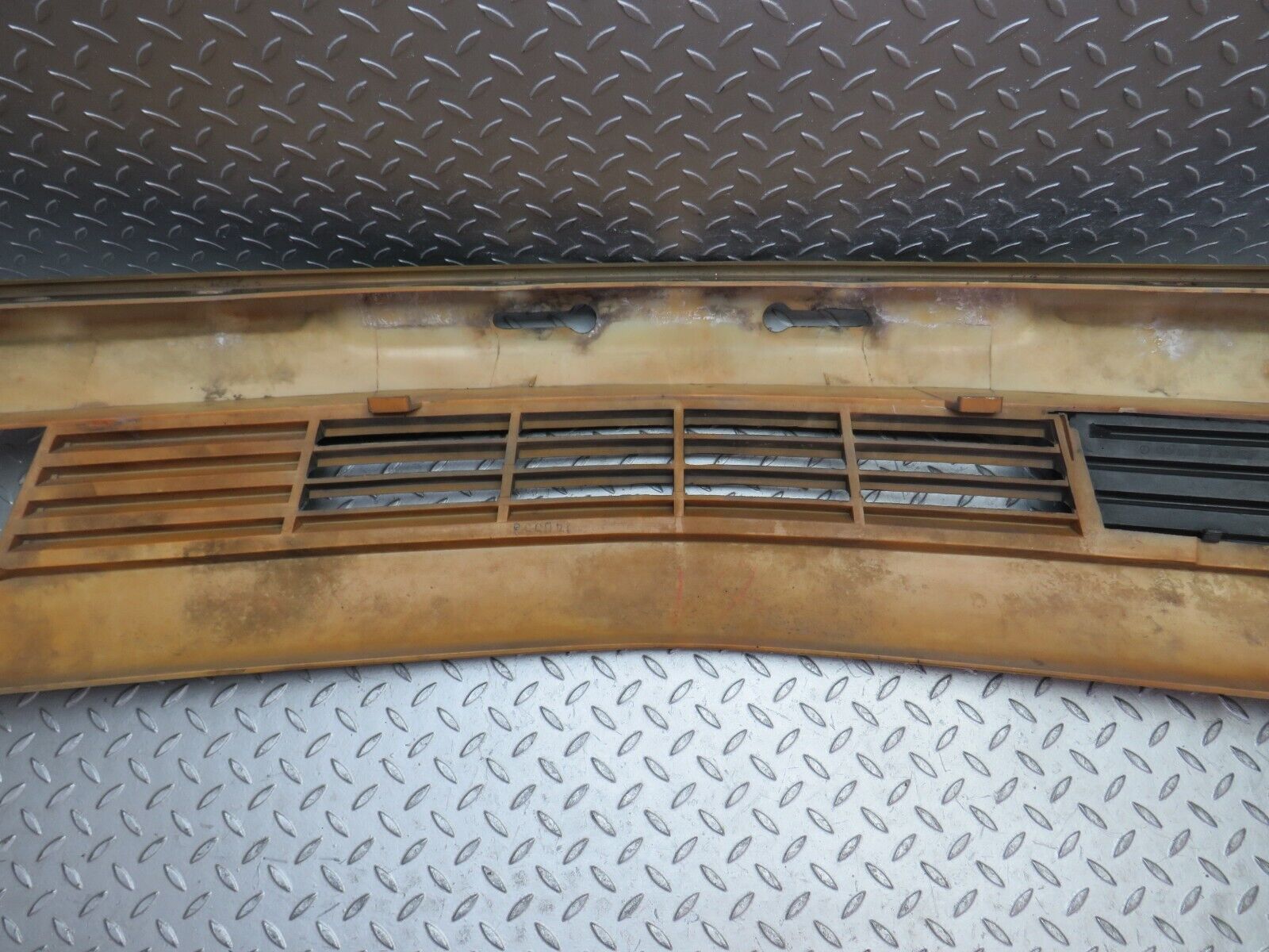 34462 Mercedes-Benz C126 380SEC Coupe Front Bumper 1268850025 1268850126