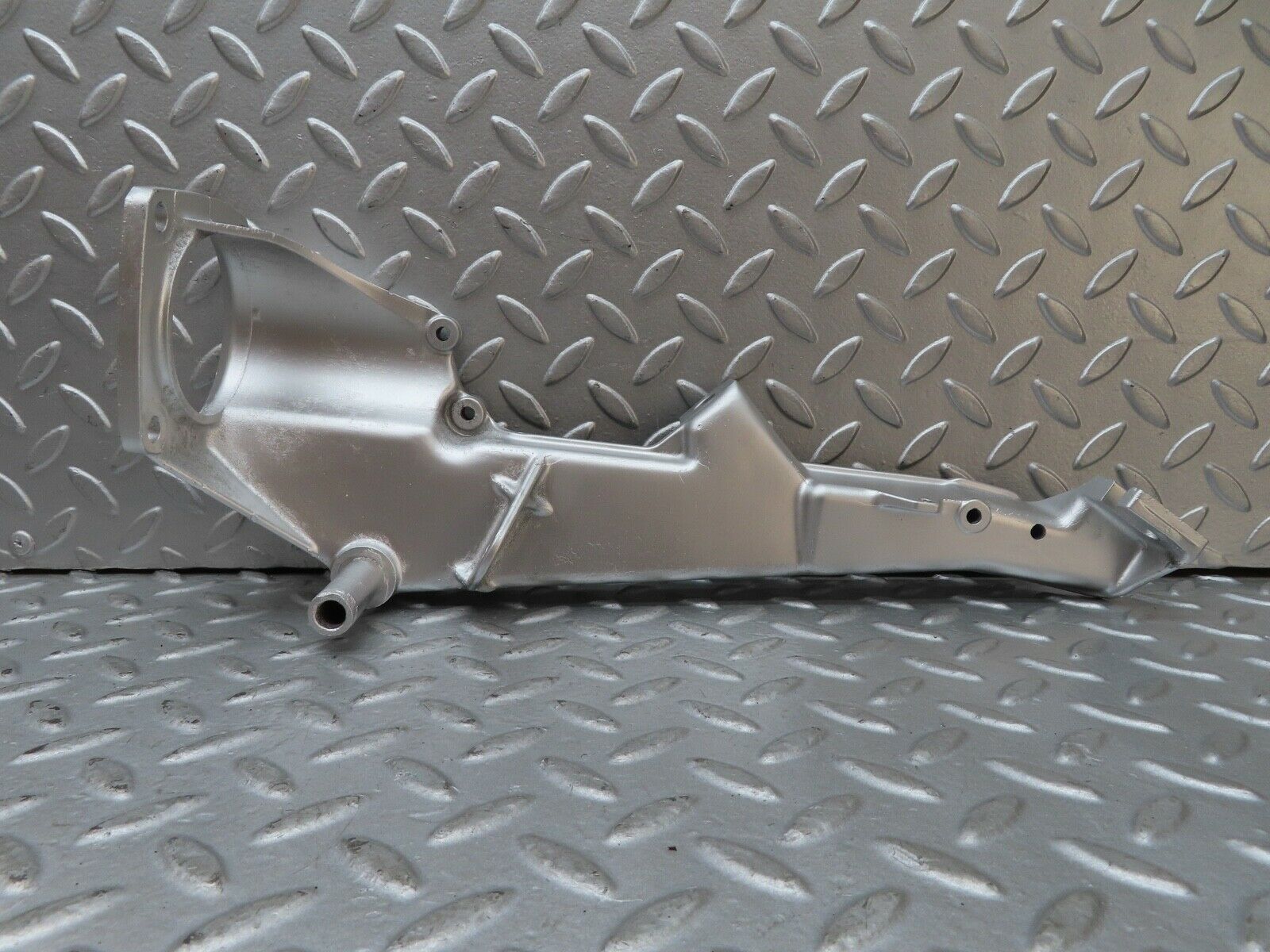 17649 Mercedes-Benz W116 450SEL Brake Pedal Bracket 1072941101