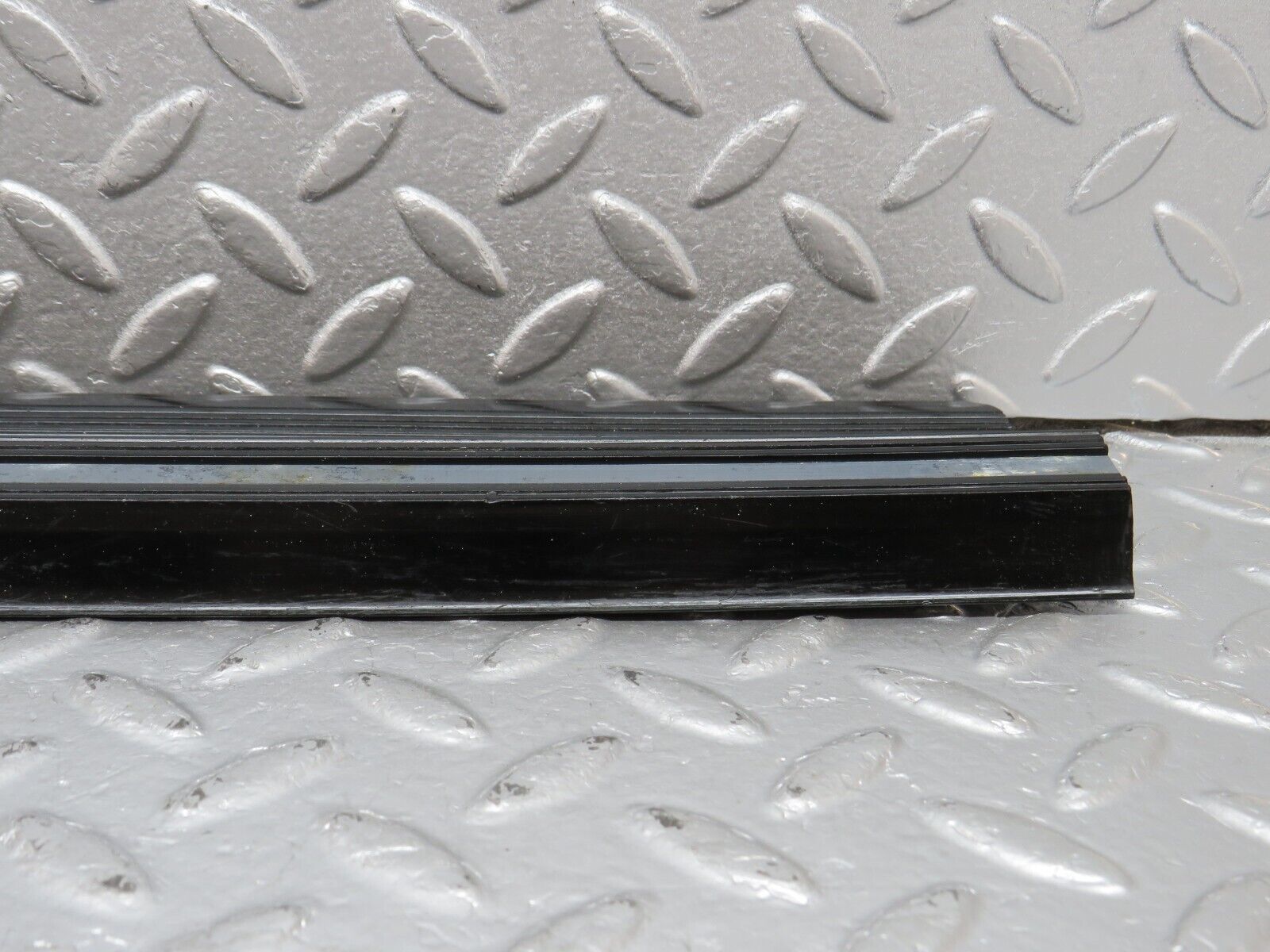 40633 Mercedes-Benz W123 300D Rear Right Door Sill Trim Black