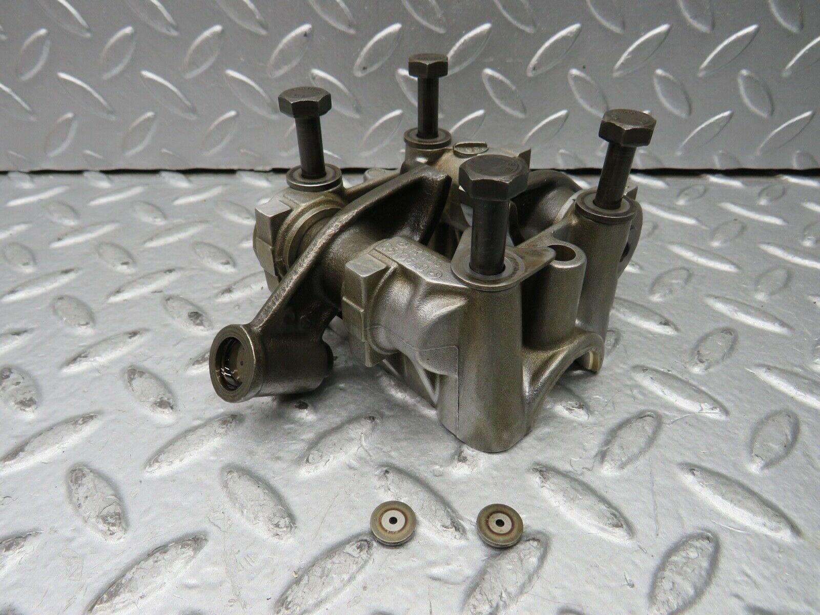 21740 Mercedes-Benz W126 300SE Rocker Arms Camshaft Bearing Block 1030510610
