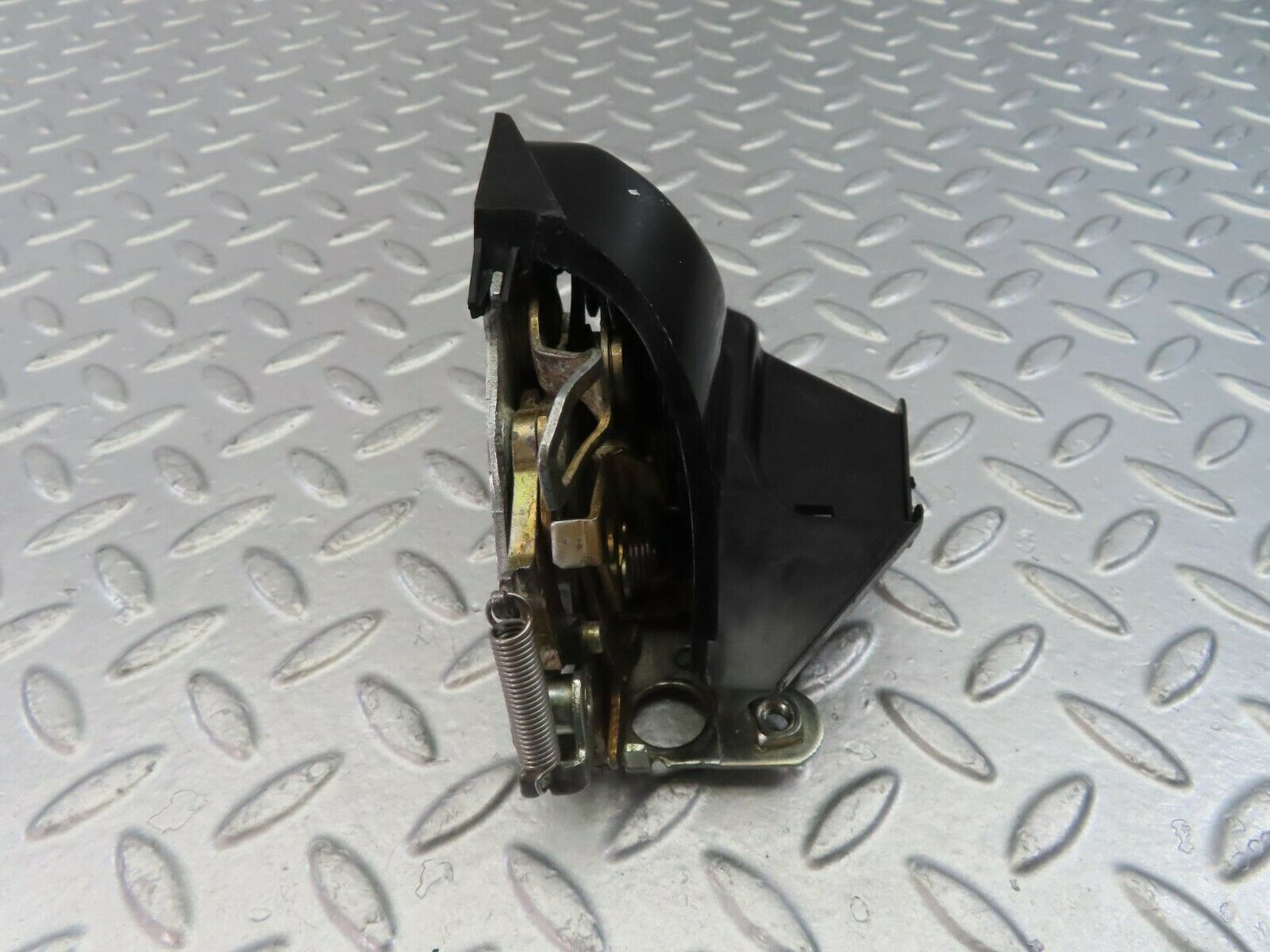 10724 Mercedes-Benz W123 230E Rear Right Door Lock Mechanism 1237330208