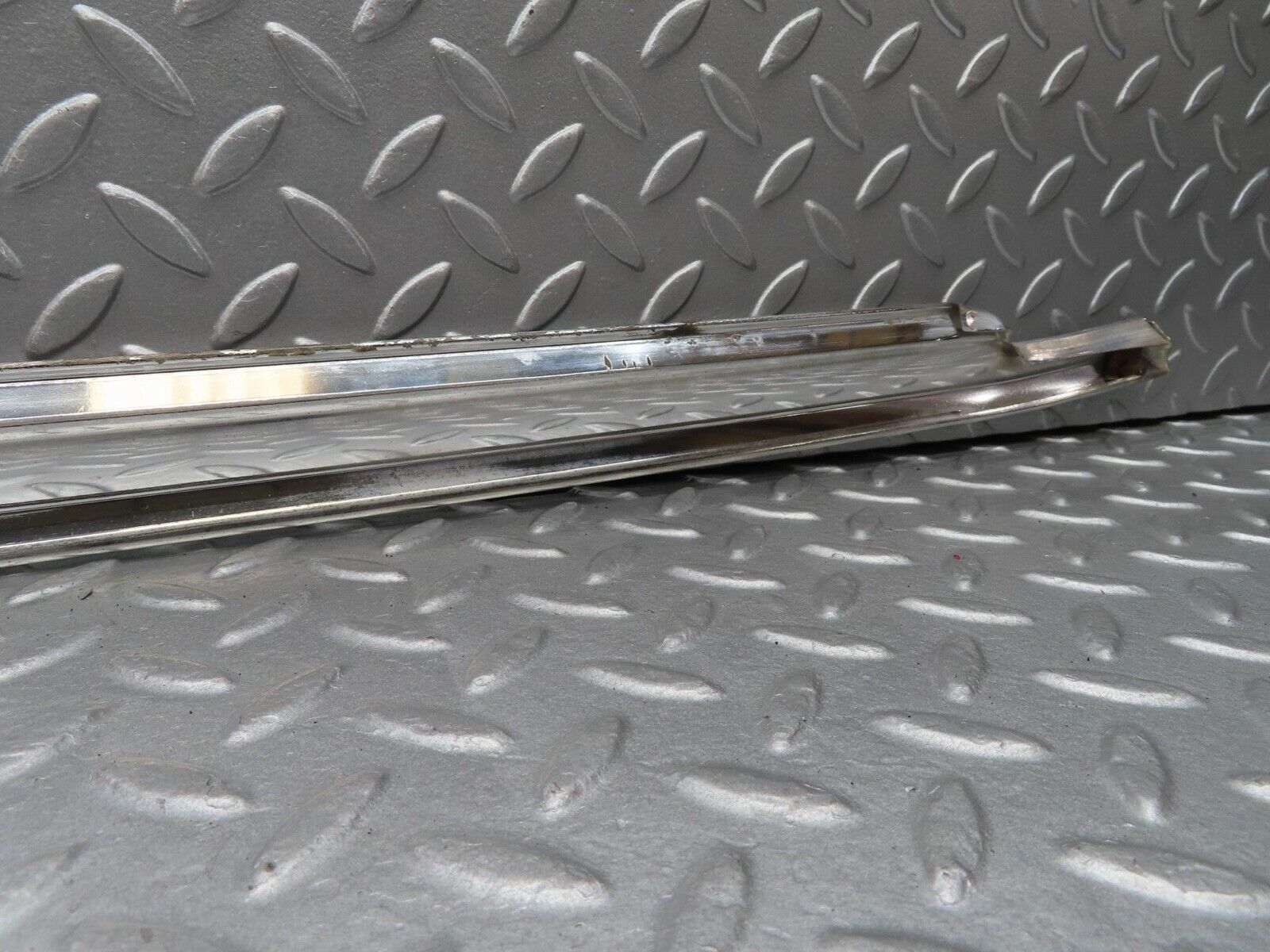 12084 Mercedes-Benz C123 230CE Coupe Left Door Chrome Moulding Trim