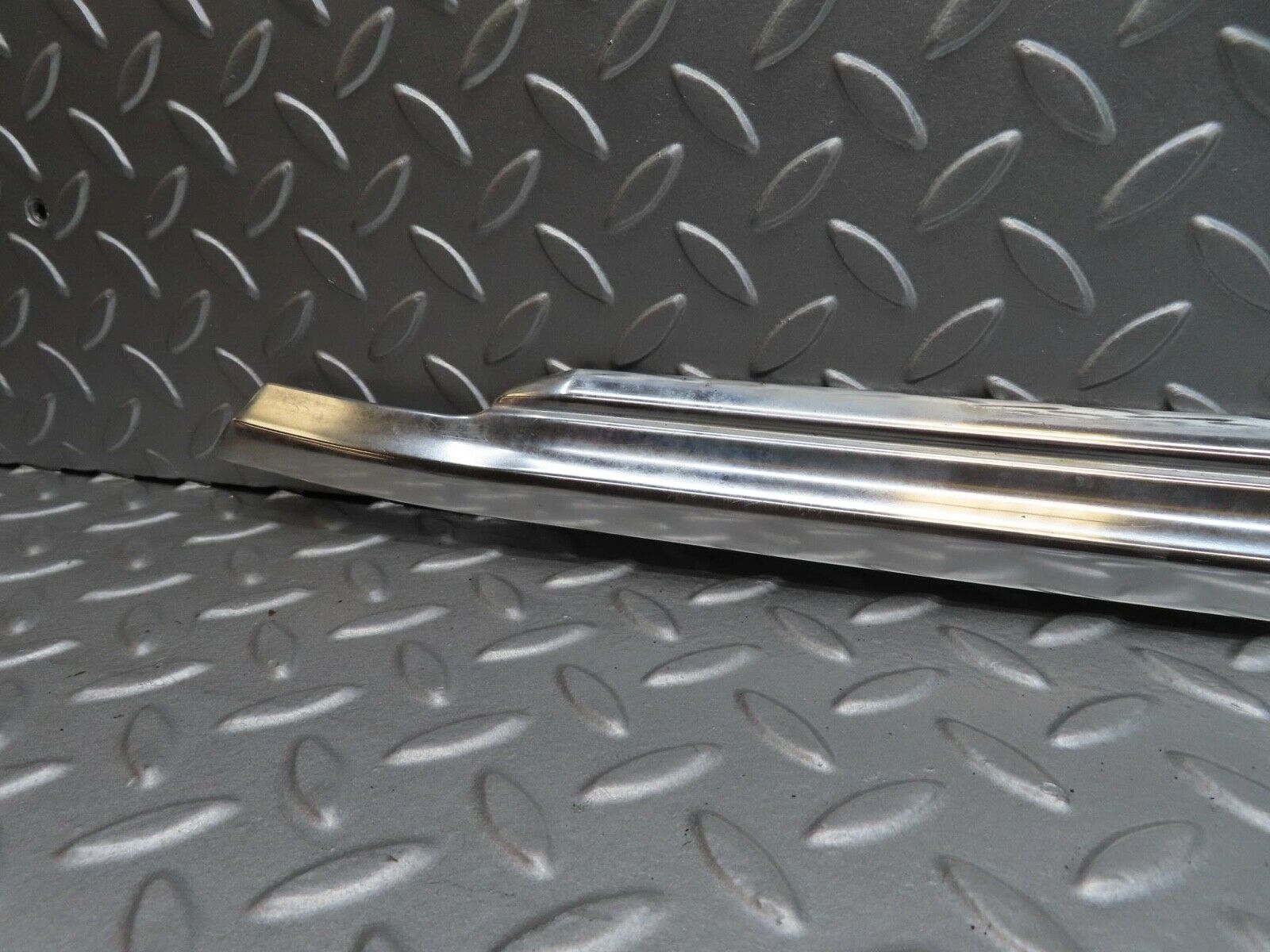 12084 Mercedes-Benz C123 230CE Coupe Left Door Chrome Moulding Trim