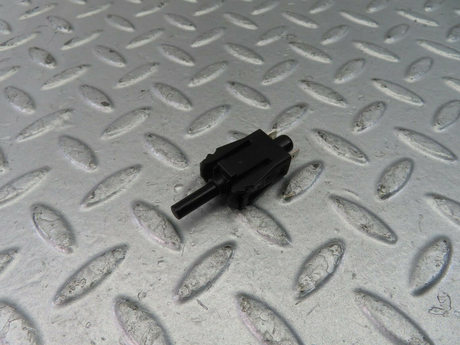 10401 Mercedes-Benz W201 190E Door Contact Switch 0015458714