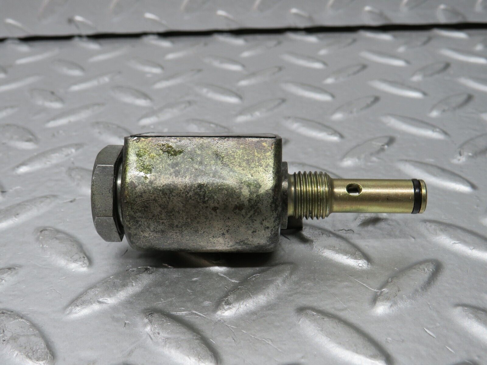 30216 Mercedes-Benz W123 230E Automatic Gearbox Solenoid 722.122 0003040890