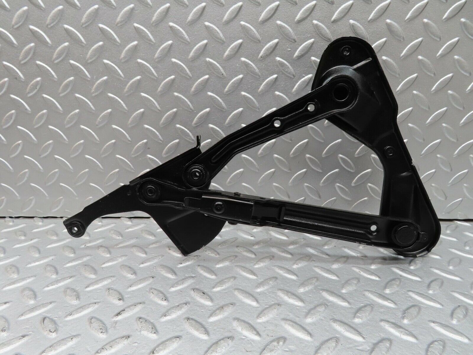 16424 Mercedes-Benz W124 260E Bonnet Hinge Right Side