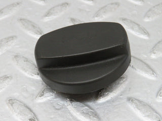 W124 engine oil filler cap used OEM
