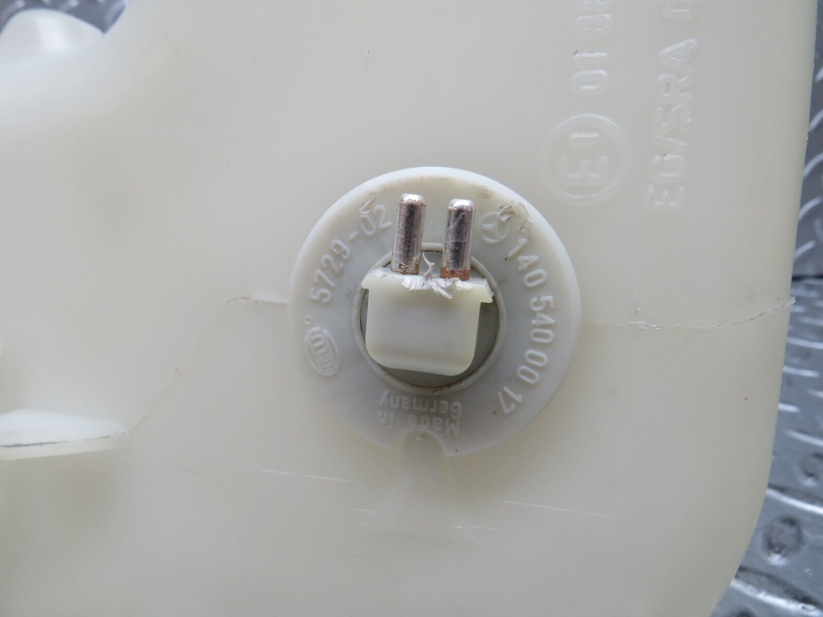 27599 Mercedes-Benz S124 300TE Windscreen Washer Reservoir Tank 1248691120