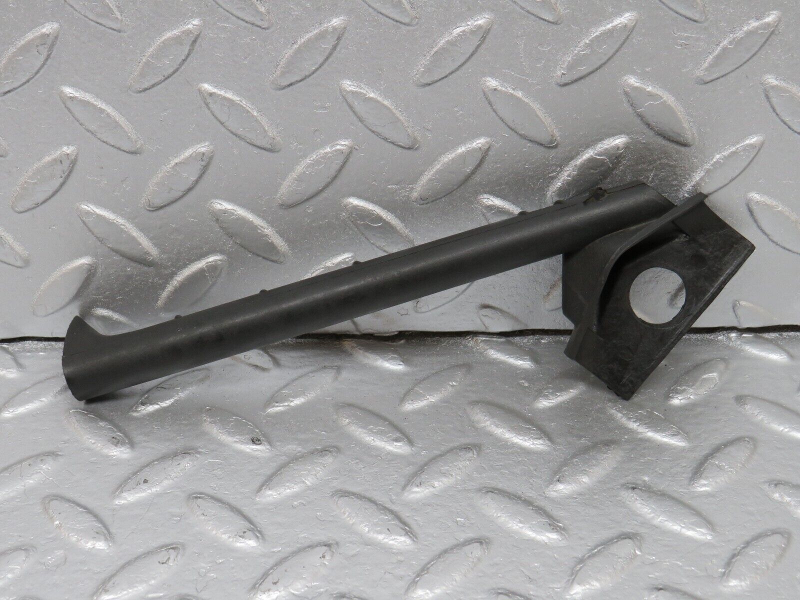 40670 Mercedes-Benz W123 300D Wiper Mechanism Tray Water Drain