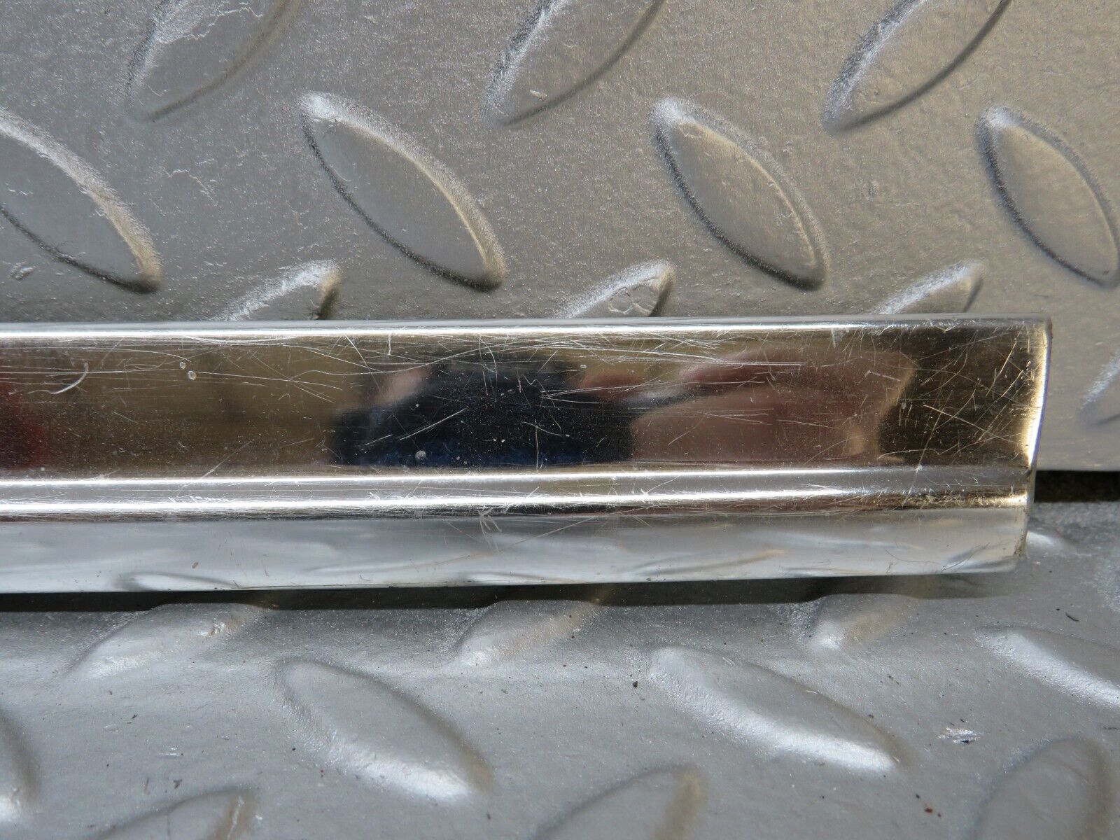 40179 Mercedes-Benz R107 350SL Right Door Chrome Trim