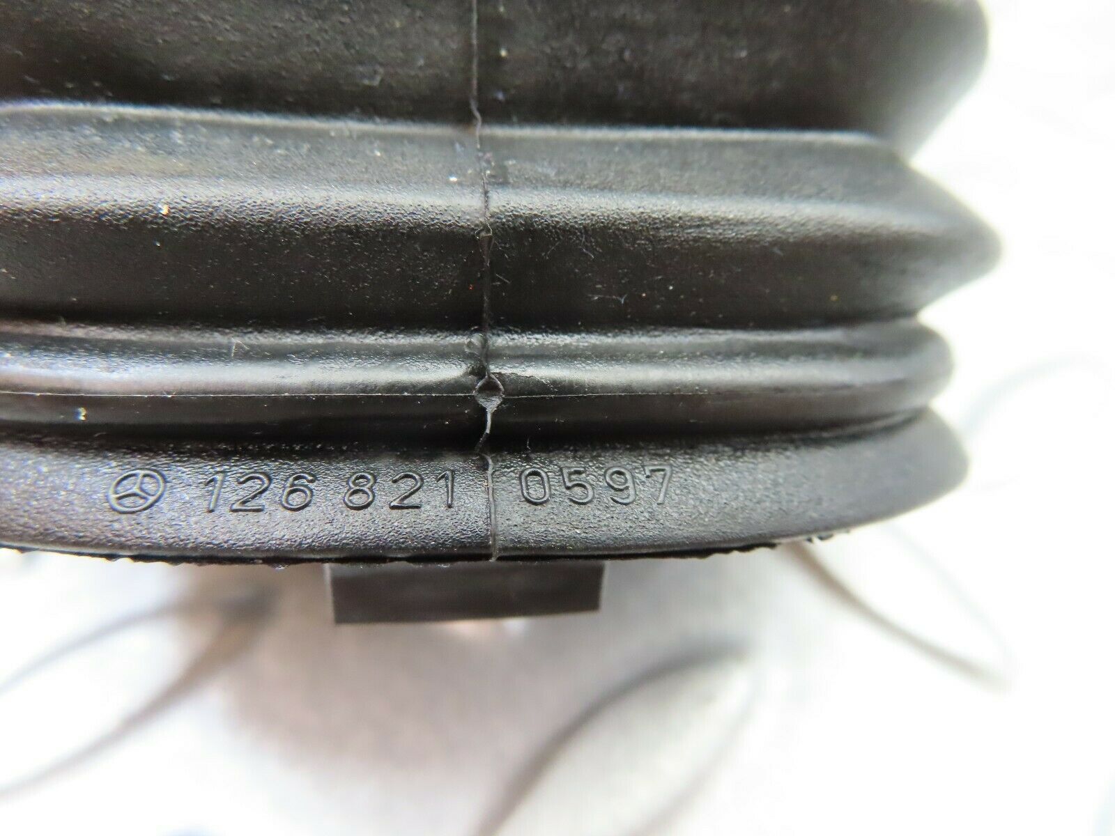6058 Mercedes-Benz W126 380SE Rear Door Wire Protector Rubber 1268210597