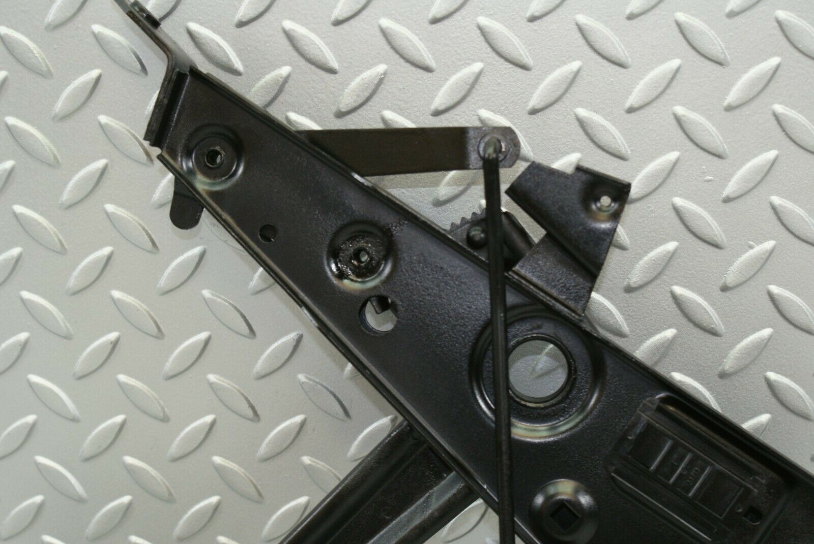 3167 Mercedes-Benz W115 220D Parking Brake Pedal Mechanism