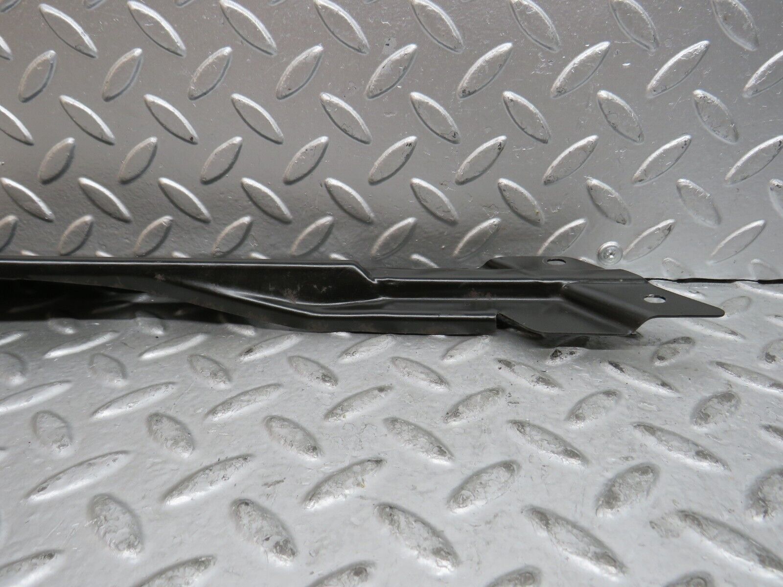 29165 Mercedes-Benz C124 320CE Coupe Rear Window Channel Support Left Side