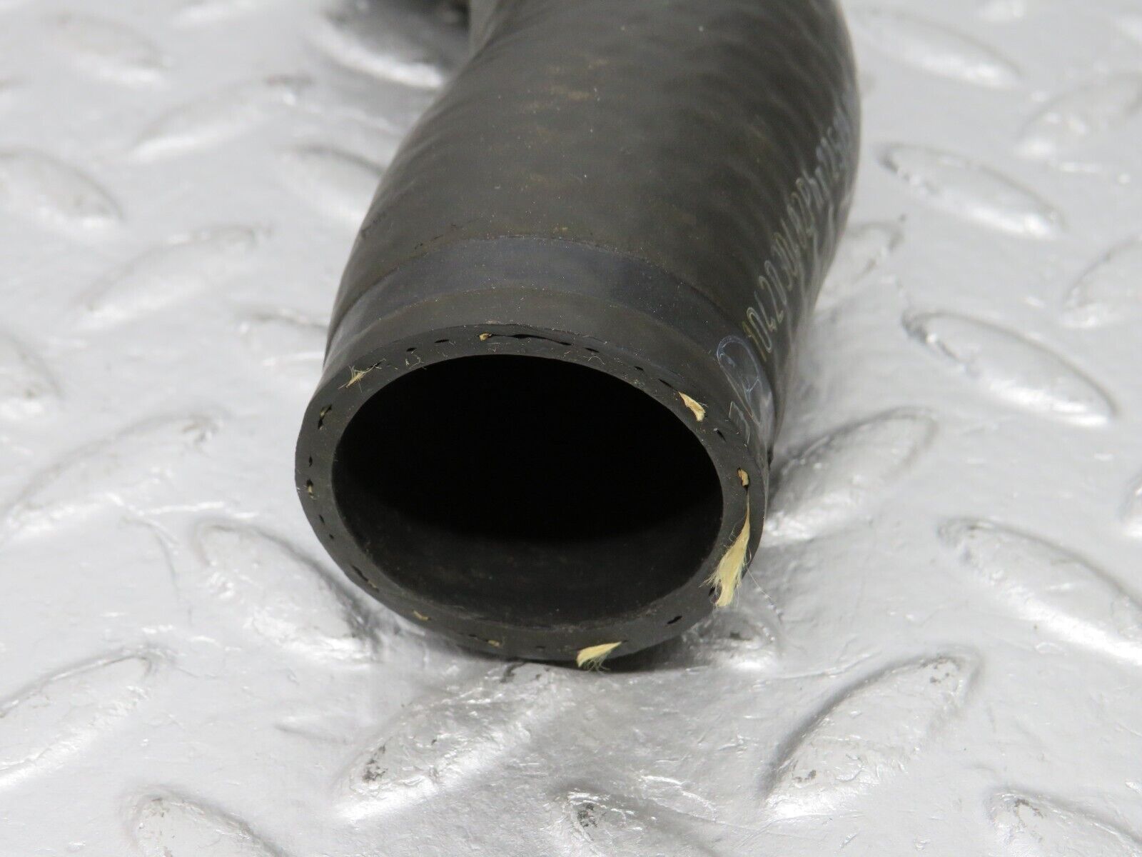 39620 Mercedes-Benz R129 320SL Coupe Radiator Hose Pipe 1042030482