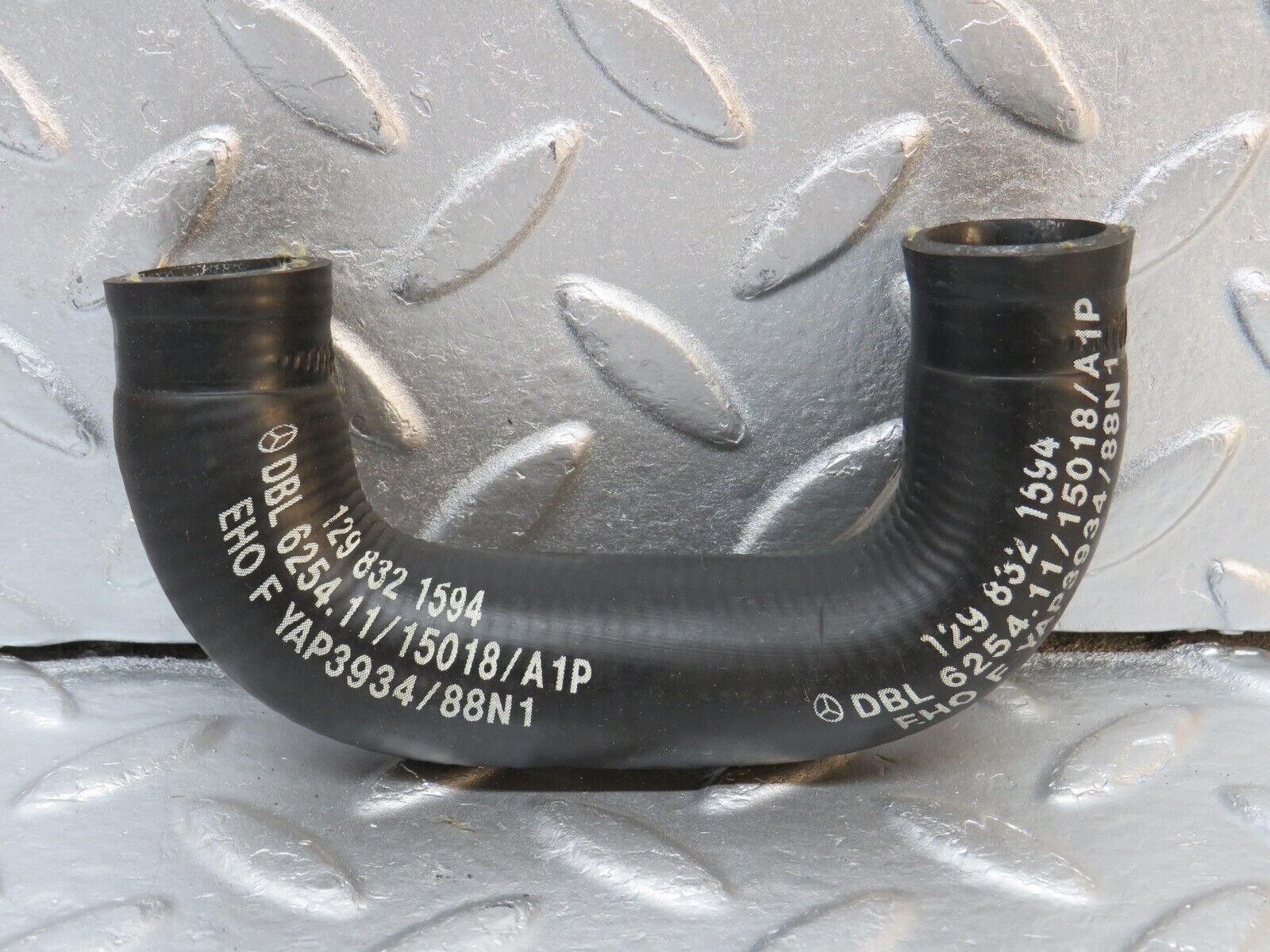 39747 Mercedes-Benz R129 320SL Coupe Heater Coolant Hose Pipe 1298321594