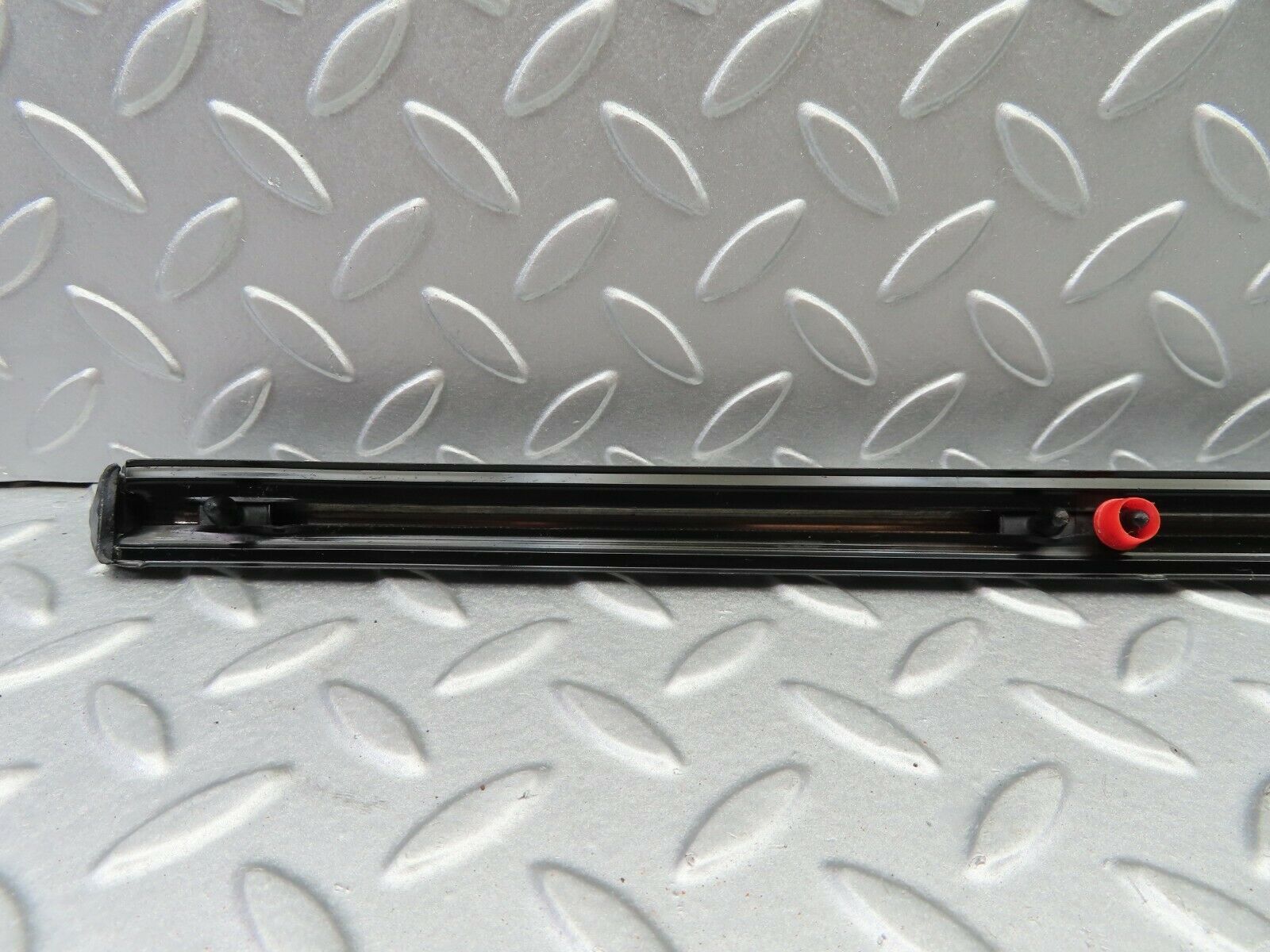 5882 Mercedes-Benz W123 200 Centre Door Chrome Trim Front Right