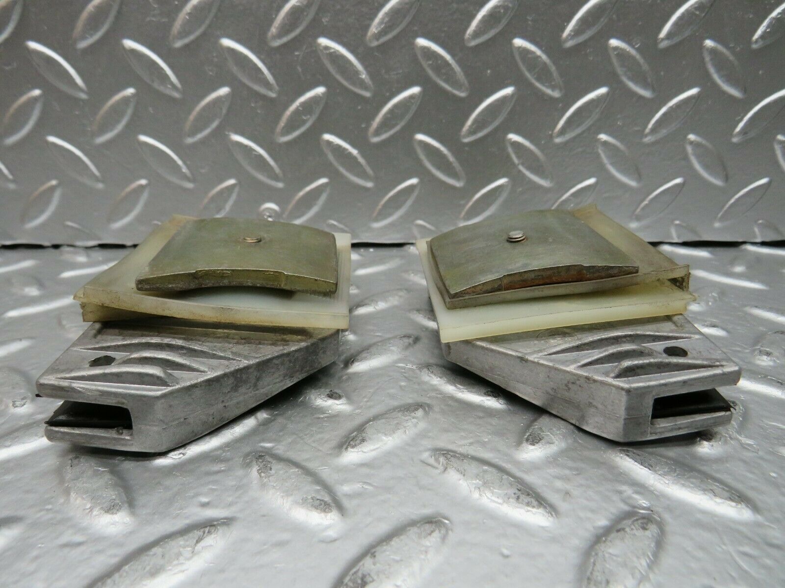 22640 Mercedes-Benz C124 E220 Coupe Door Window Guide Pad Pair 1247250132
