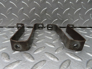 W121 Ponton valve cover support used OEM