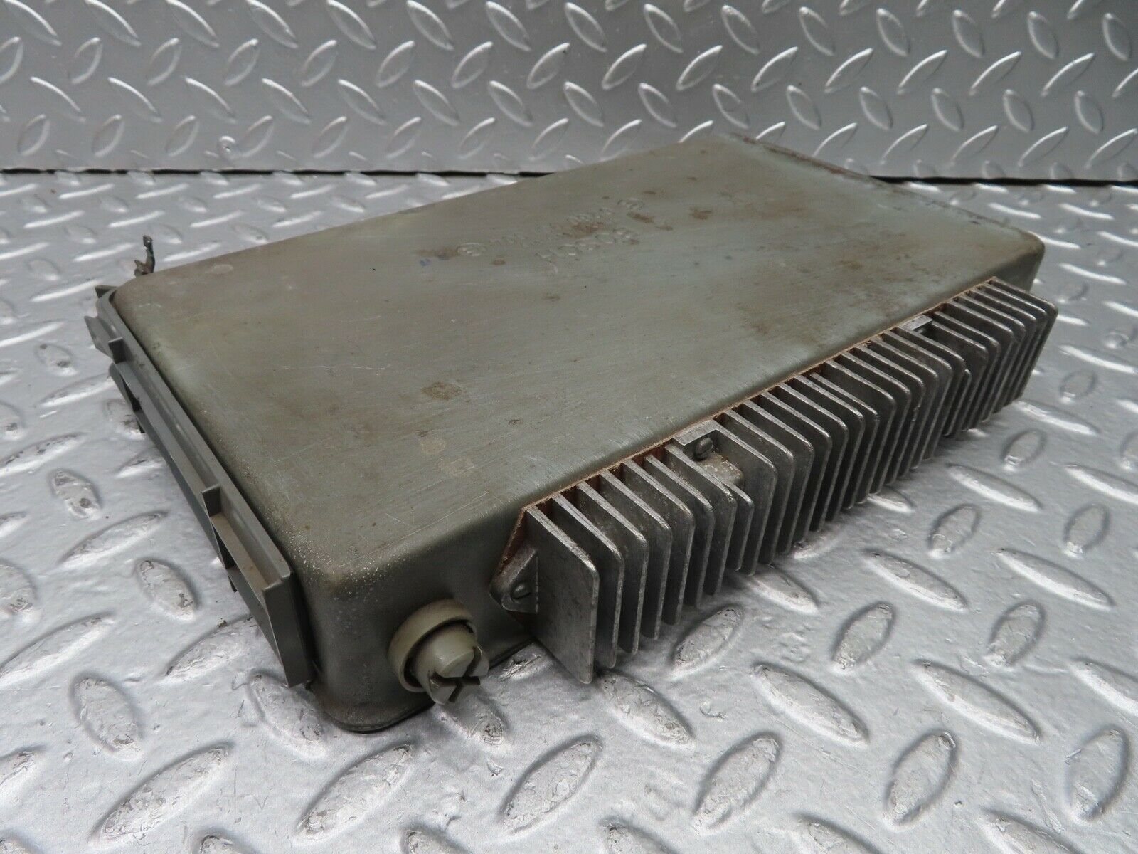 20923 Mercedes-Benz W114 250CE Coupe Engine Control Unit ECU Bosch 0280001004