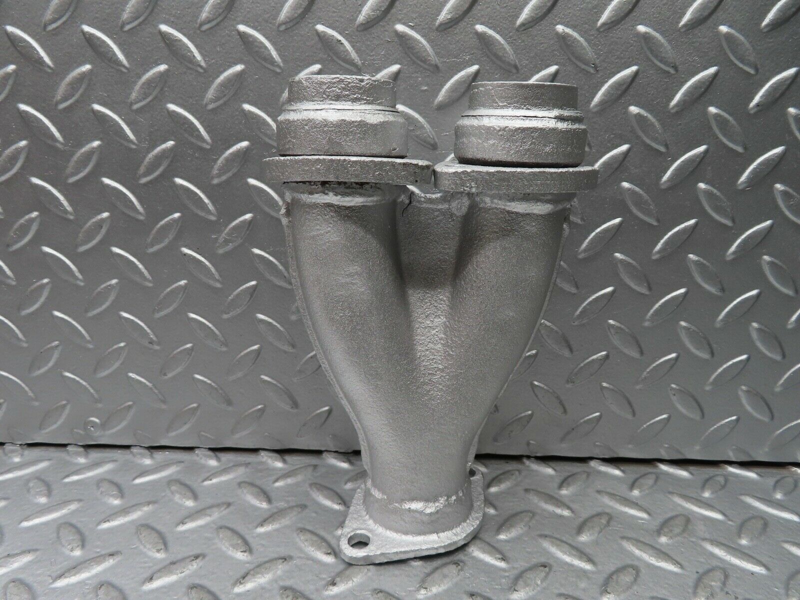 20397 Mercedes-Benz W114 280CE Coupe Exhaust Pipe Connector