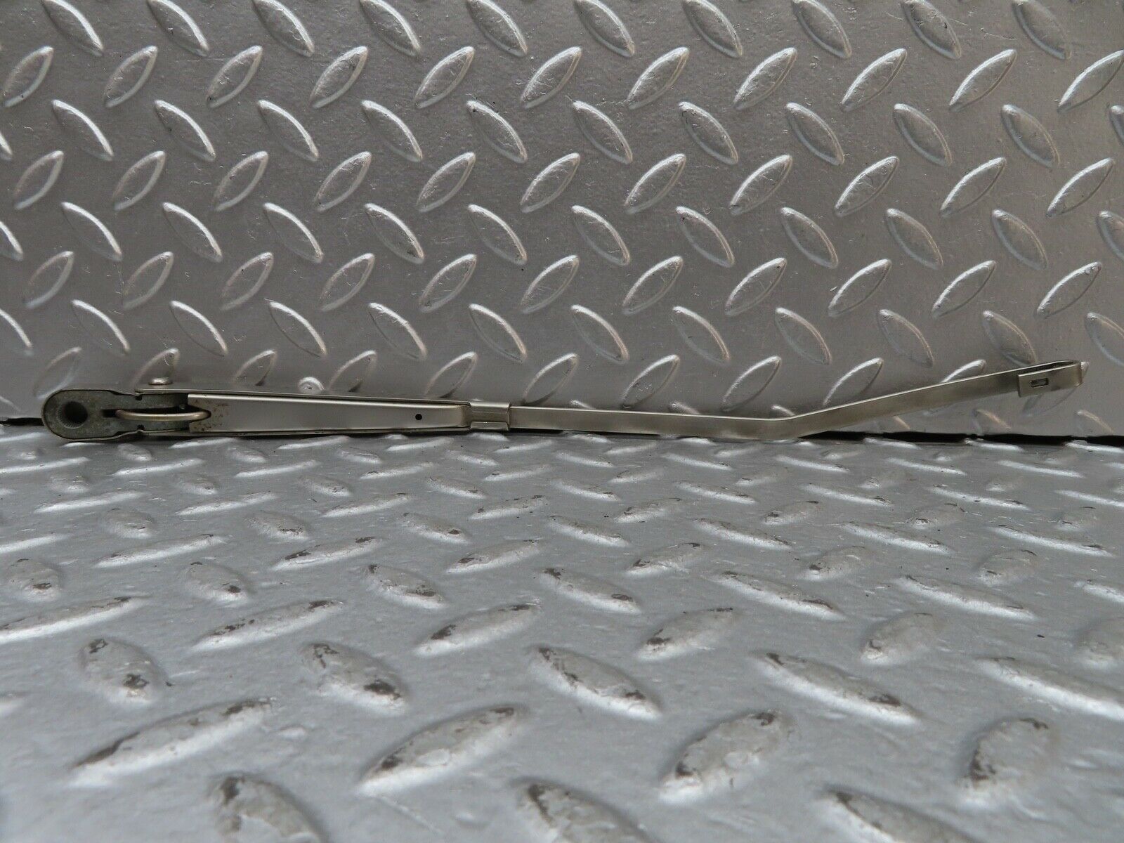 20409 Mercedes-Benz W114 280CE Coupe Wiper Arm Right Side