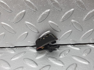41301 Mercedes-Benz S124 E220 Wagon Windscreen Washer Nozzle