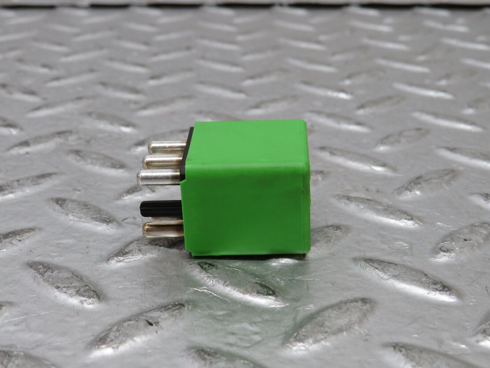 27551 Mercedes-Benz S124 300TE Wagon Headlight Wiper Relay 1268202026